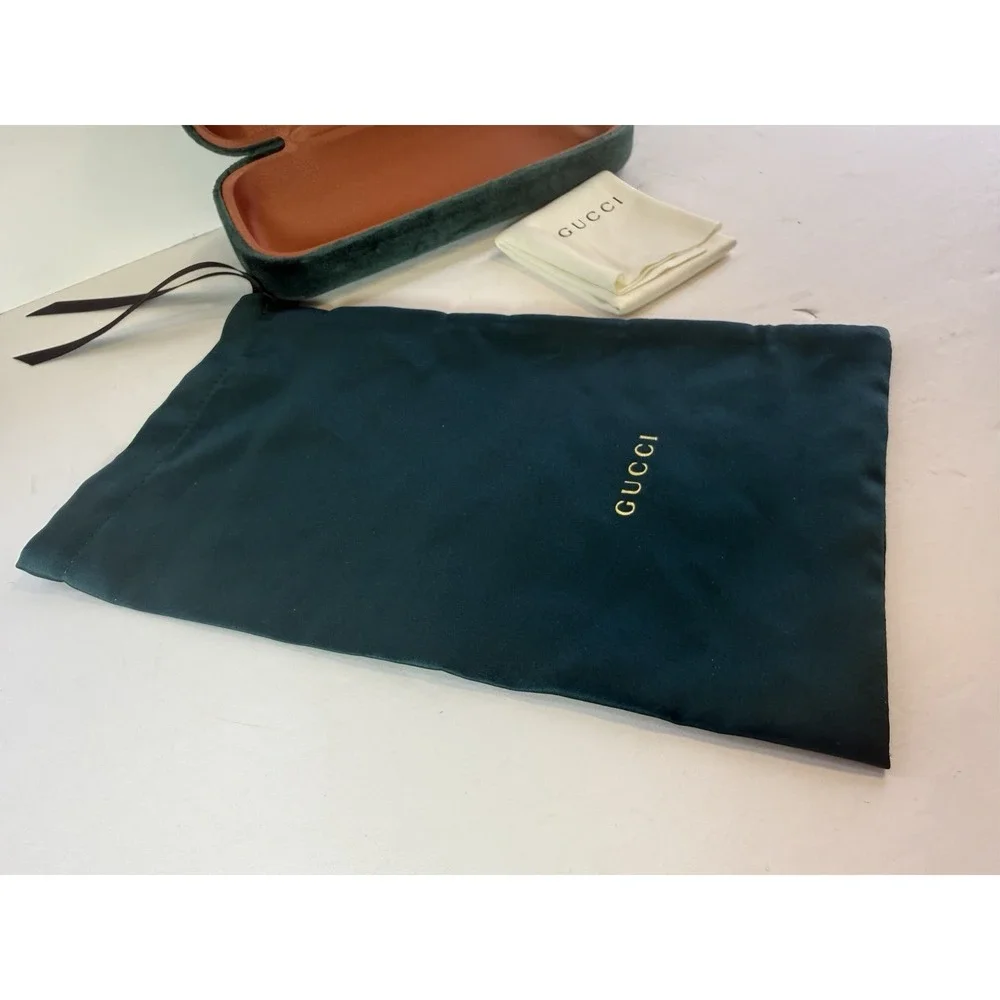 GUCCI Velvet Clamshell Storage Case Sunglasses Eyeglasses Hard Case Green